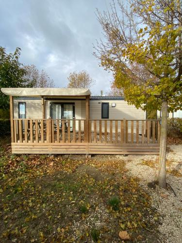 Сад в Camping L' Arlesienne