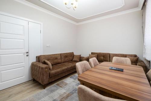 Et sittehjørne på Spacious Flat Near Bursa Grand Mosque in Osmangazi