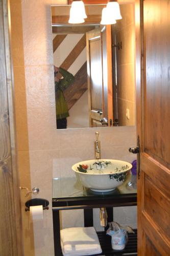 Gallery image of Hostal La Muntanya in Castellar de NʼHug