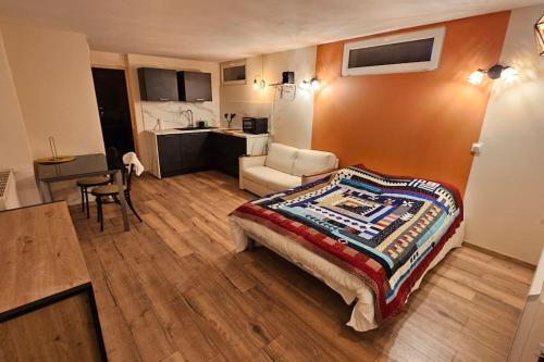 Φωτογραφία από το άλμπουμ του Studio cosy 32m2 independant dans maison σε La Balme-de-Sillingy