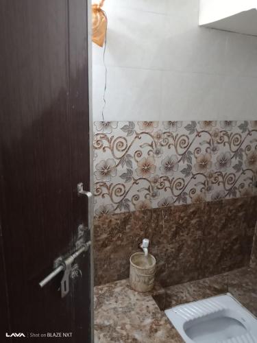 Kylpyhuone majoituspaikassa Pushpa villa