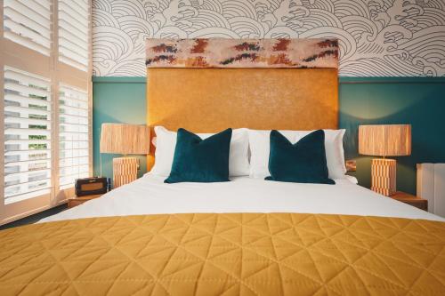Katil atau katil-katil dalam bilik di The Old Success Inn