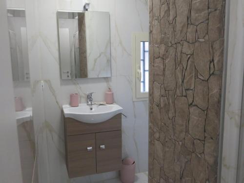 Ένα μπάνιο στο Tortora House