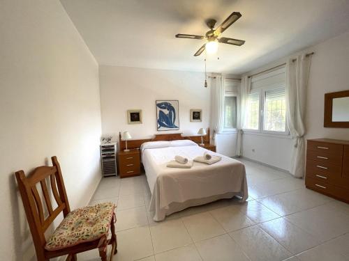 Posteľ alebo postele v izbe v ubytovaní ENCANTADORA CASA INDIVIDUAL CON VISTAS AL MAR Y PISCINA PRIVADA - ES-226-28