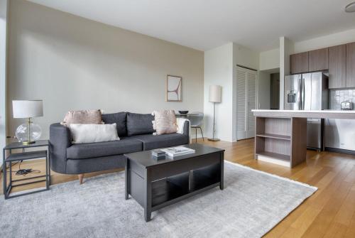 Un lugar para sentarse en Streeterville jr 1br w steam room nr Riverwalk CHI-999