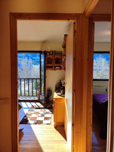 Chimenea, cama grande y vistas- Escapada romántica perfecta - Falcó 16