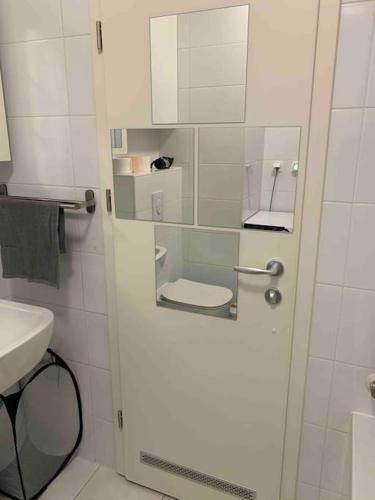 Close to center big terrace city tram Private parking place in garage fast WIFI Super king size bed grocery 1min