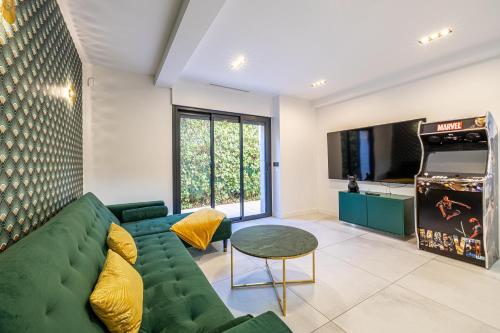 Luxurious Villa with heated pool 6BR-12p - Cannes