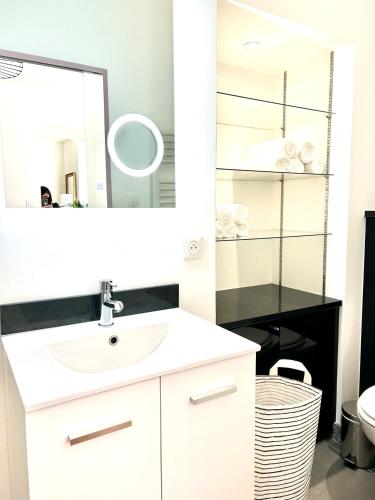 Ένα μπάνιο στο STUDIO AVENUE