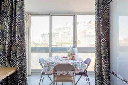 Photo de la galerie de l'établissement Chez Françoise Sc - Charmant appartement avec ascenseur et vue mer, à La Grande Motte