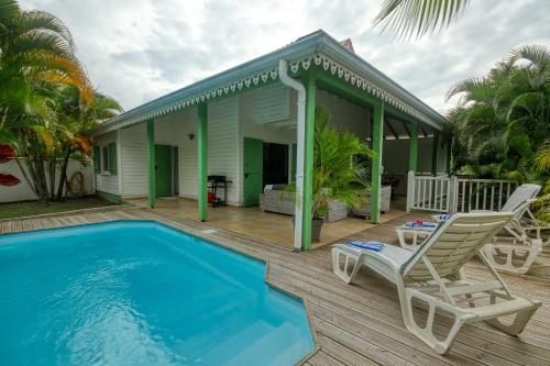 Villa avec piscine MQTI14