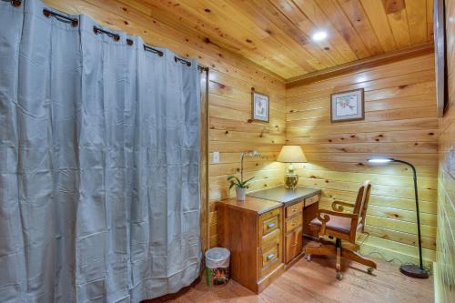 Φωτογραφία από το άλμπουμ του Mountain-View Cabin about 2 Mi to Downtown Clayton! σε Clayton