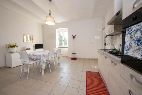 Η κουζίνα ή μικρή κουζίνα στο 237 - Casa Colombo Riva Vista Mare a 10metri Spiaggia
