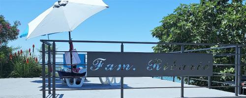 Billede fra billedgalleriet på Apartments & Rooms Fam Ribarić i Banjol