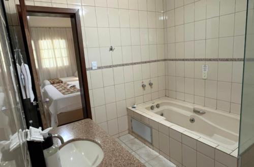 Ένα μπάνιο στο Hotel Fazenda Tia Dora