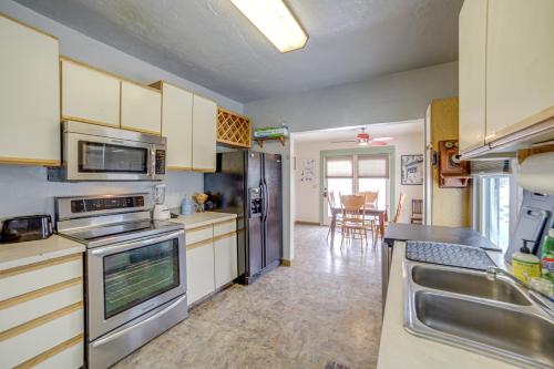 A kitchen or kitchenette at Pet-Friendly Pocatello Home Steps to Downtown!