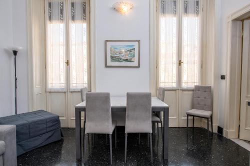 Posezení v ubytování 236 - Casa Corso Colombo - Centro Storico, Mare e spiaggia a 200m - PARCHEGGIO GRATIS INCLUSO