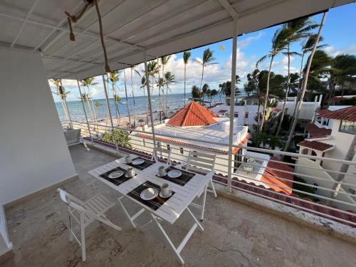 Oreuga Sea View Beach Club