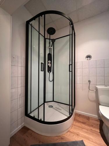 Koupelna v ubytování Weimotel am See mit Parkplatz, Küche und HDTV