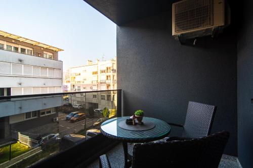 Flexible SelfCheckIns 63 - Zagreb - Loggia - Brand New
