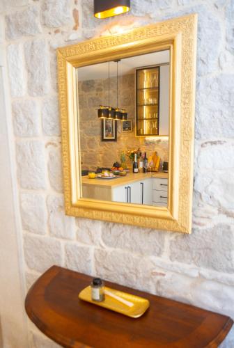 Kamarin Luxury Studio Apartment