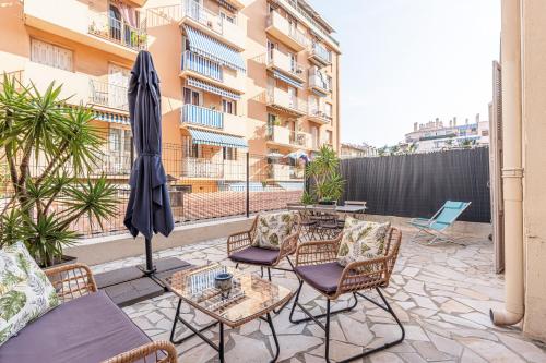 Large Terrace 1 Bdr near Garibaldi Square