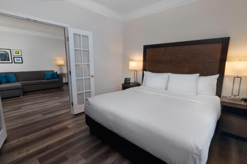 La Quinta by Wyndham Miami Airport West Image