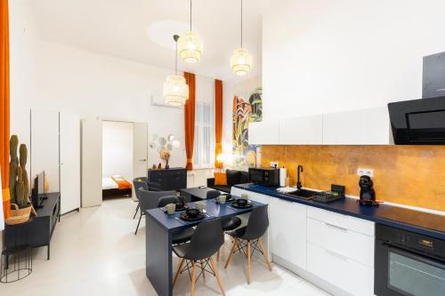 Modern uniquely designed flat Andrassy Avenue and Oktogon square 1067 Budapest, 49 Csengery utca kép - 3