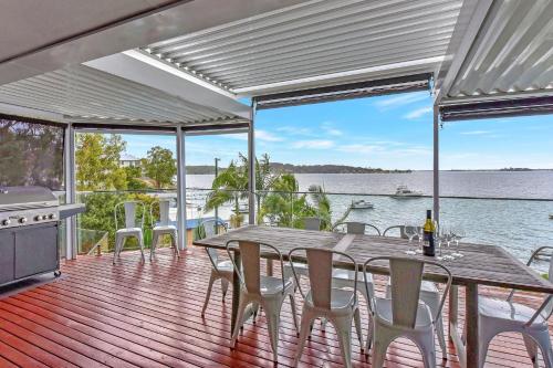 Billede fra billedgalleriet på New Property Shimmer Shores Absolute Waterfront Retreat at Fishing Point, Lake Macquarie i Fishing Point