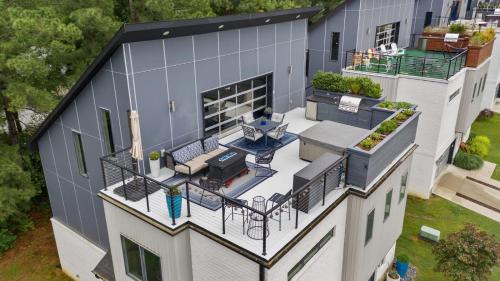 Fayetteview- Rooftop Balcony W Hot Tub-5 Min to DT