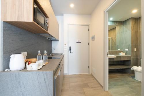Un baño de HOMA Phuket Town
