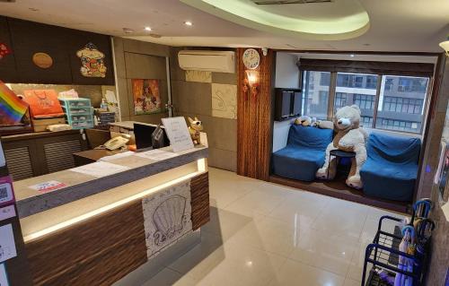 Area tempat duduk di Honey Prince
