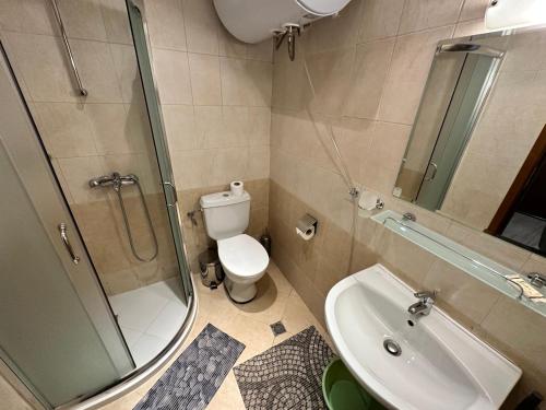 A bathroom at New Inn