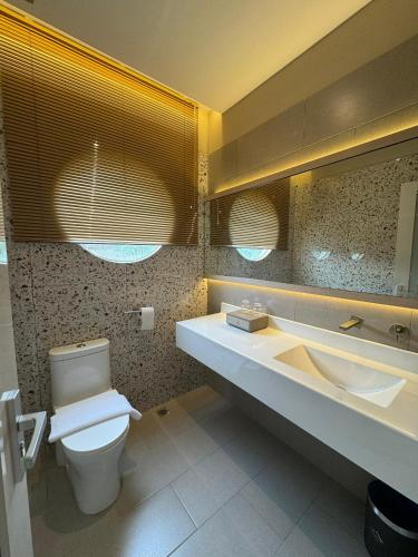 Ванная комната в Muzi Boutique Hotel