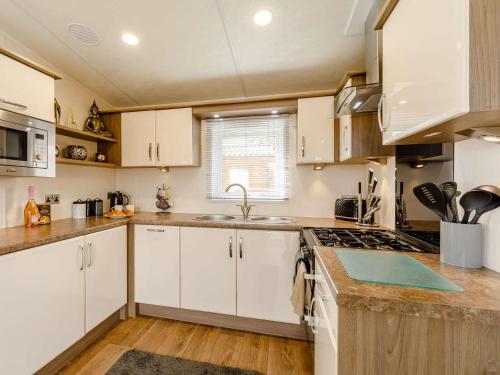 Una cocina o zona de cocina en 2 bed property in Morpeth 89070