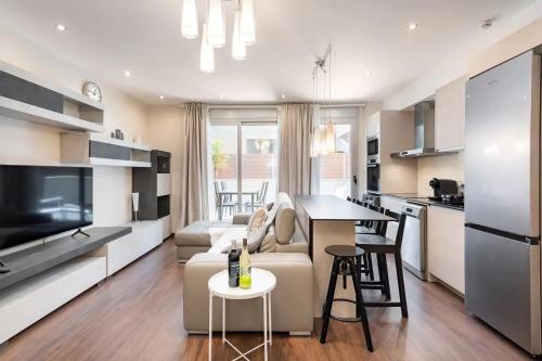 Modern Apartment in Lloret - 200 Steps from the Sea!