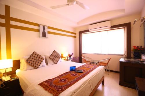 Gallery image of Capital O J Service Appartment in Chennai