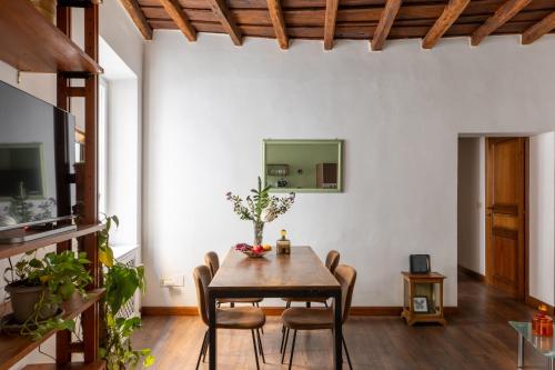 iFlat Classic And Contemporary Home