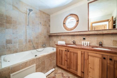 Capel Verbier - BY EMERALD STAY photo 3
