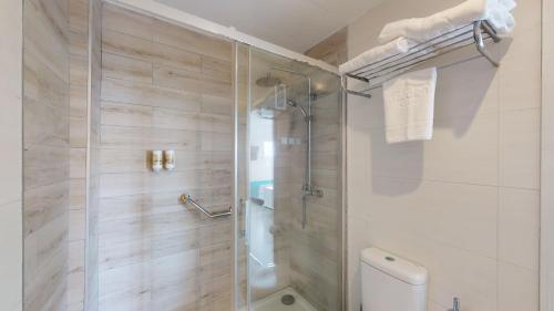 Bilik mandi di Cala Millor Garden Hotel - Adults Only