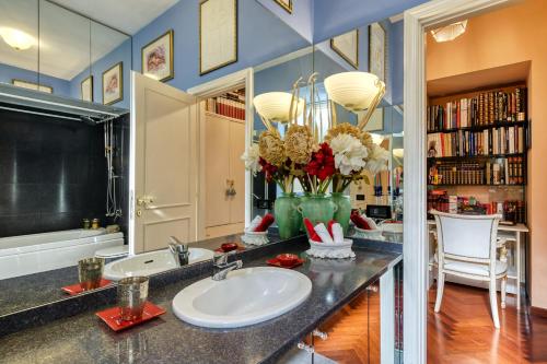 Vespasiano Luxury apartment for 4
