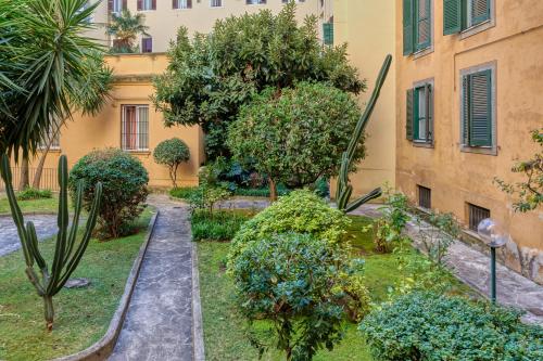 Vespasiano Luxury apartment for 4