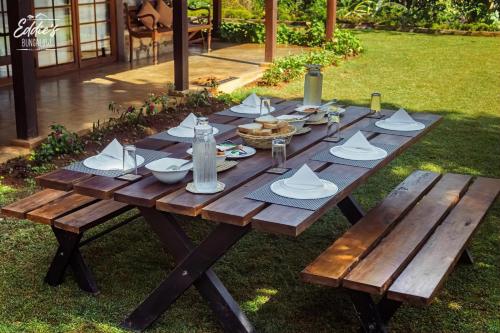 En have udenfor Eddie's Bungalow