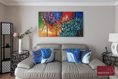 Windsor- Spacious Three Bedroom Flat – Photos 3