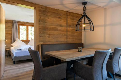 Haus Drei Türme A3 by Alpenfederにあるベッド