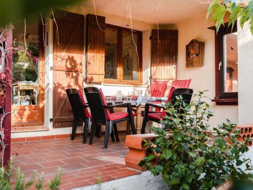 Villa 4 pièces avec jardin, terrasse, animaux permis, parking - FR-1-409-26