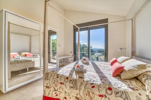 Ένα ή περισσότερα κρεβάτια σε δωμάτιο στο Ideal Property Mallorca - Villa Laiar