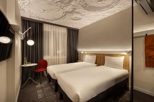 ibis Kyiv Beresteiskaにあるベッド