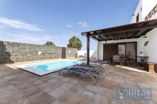 Villa Mundaka by Villitas