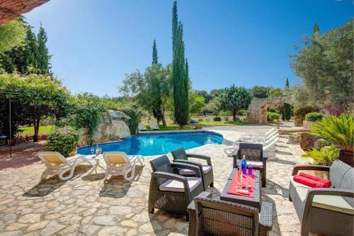 Beautiful Pollensa Villa 4 Bedrooms Villa Bennassar Mountainside Views